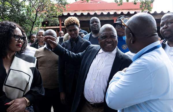 News24 | WATCH | Residents in Olievenhoutbosch voice concerns over healthcare challenges amid deputy minister's visit