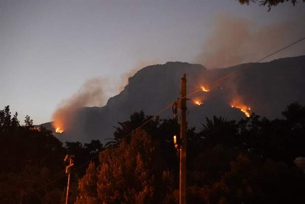 News24 | Higher winter temperatures and delayed rains could extend Western Cape fire season