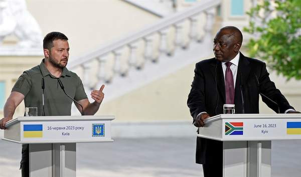 News24 | No pomp and pageantry, just straight down to business when Zelensky visits Union Buildings