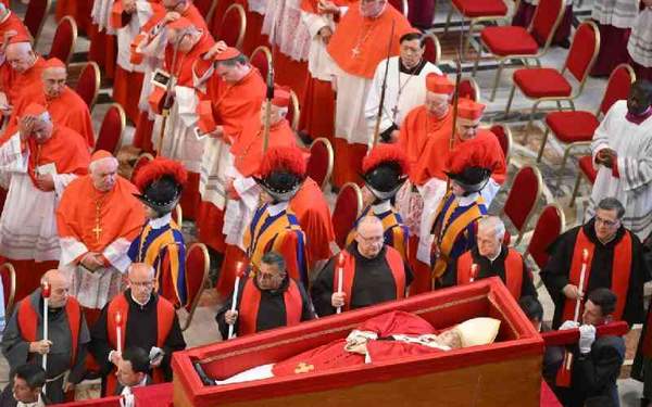 Pope's death sparks betting frenzy for successor