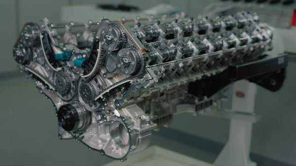 Bugatti's New V-16 Has a Bizarre Timing System