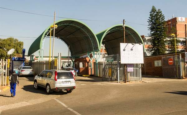 News24 | Gauteng Health calls for cops to stop group chasing away patients from Kalafong Hospital