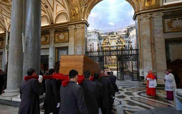 Pope buried in Rome's Santa Maria Maggiore basilica