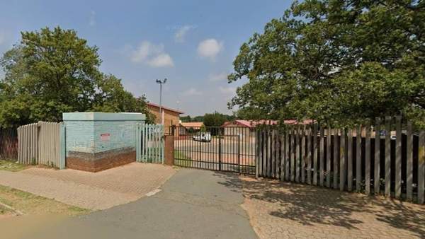 News24 | Fire destroys 11 classrooms at Johannesburg high school