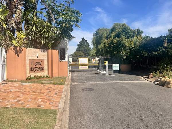 News24 | Suburban strife: Fear, fines in Table View complex as owner claims harassment by HOA chair