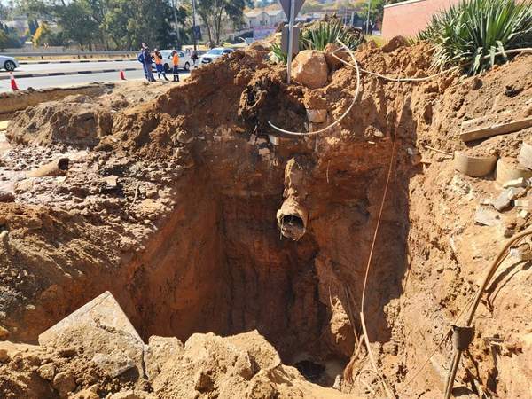 News24 | WATCH | Republic Road's gaping monster: When fixing a hole becomes a black hole