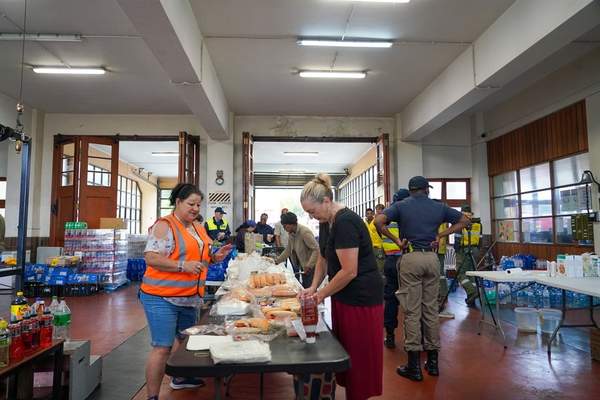 News24 | WATCH | 'More food than I've seen in a Makro warehouse': Capetonians donate to firefighters