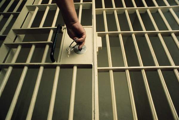 News24 | Prison fake: Man allegedly poses as correctional services warden, takes money from jobseeker