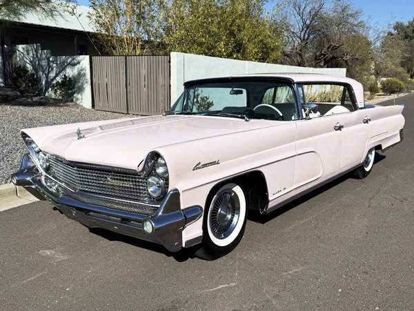 1959 Lincoln Continental on Bring a Trailer Is Full On '50s Exuberence
