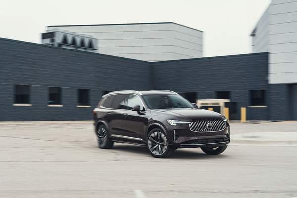 View Exterior Photos of the 2025 Volvo XC90 T8 Hybrid