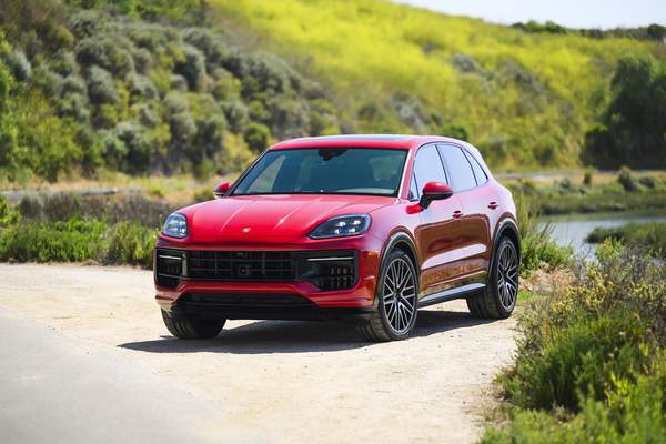 View Exterior Photos of the 2025 Porsche Cayenne GTS