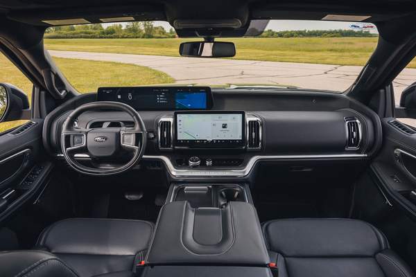 View Interior Photos of the 2025 Ford Expedition