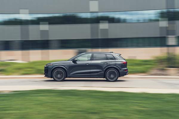 View Exterior Photos of the 2025 Audi SQ6 e-tron